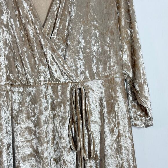 Torrid Mini Wrap Dress 2X Tan Surplice V-Neck Crushed Velvet Tie Waist Elegant - Picture 8 of 11